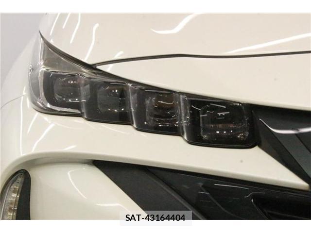 Toyota PRIUS PHV 2017-05 8814333-11