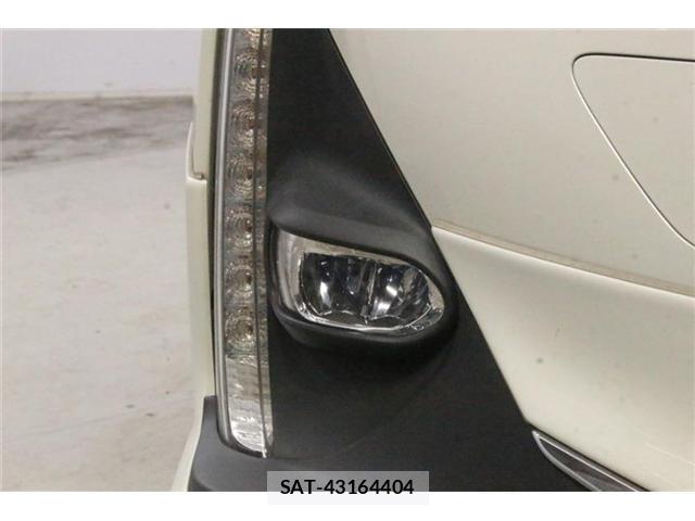 Toyota PRIUS PHV 2017-05 8814333-12