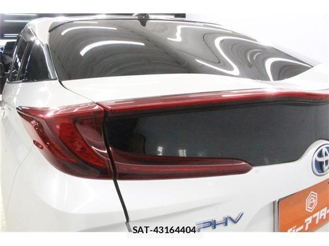 Toyota PRIUS PHV 2017-05 8814333-17
