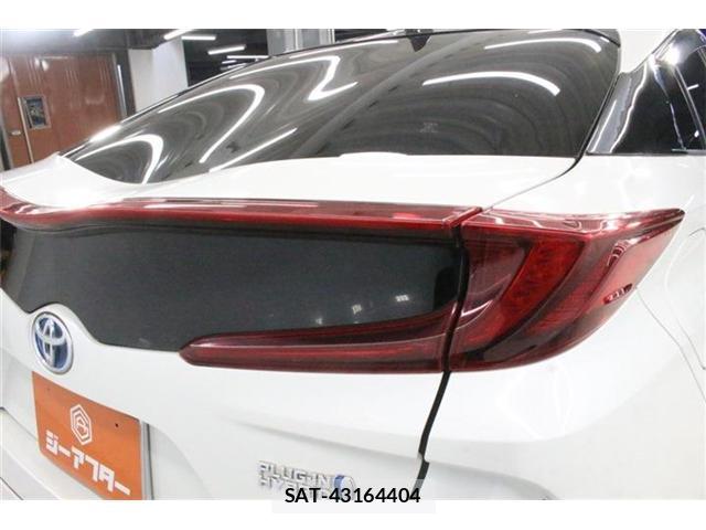 Toyota PRIUS PHV 2017-05 8814333-18