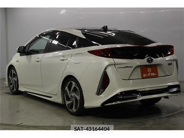Toyota PRIUS PHV 2017-05 8814333-6