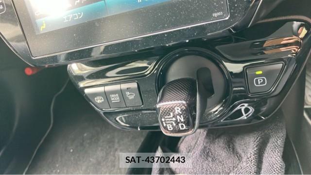 Toyota PRIUS PHV 2019-02 8815563-14