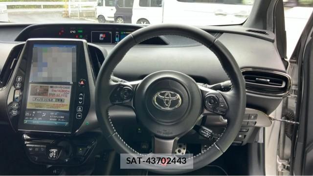 Toyota PRIUS PHV 2019-02 8815563-16