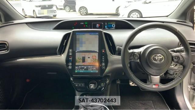 Toyota PRIUS PHV 2019-02 8815563-2
