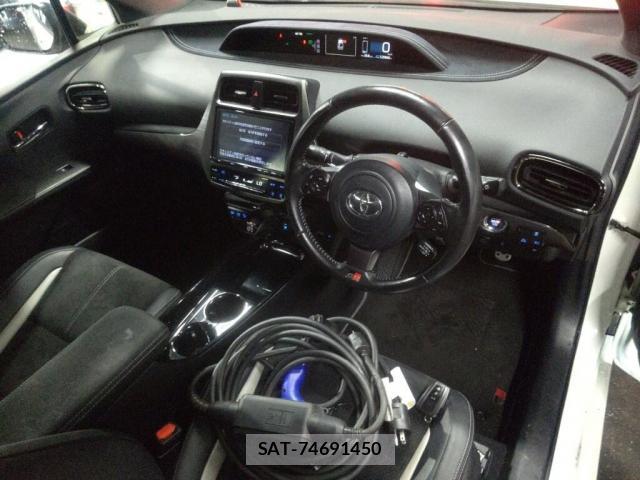Toyota PRIUS PHV 2017-12 8816028-2