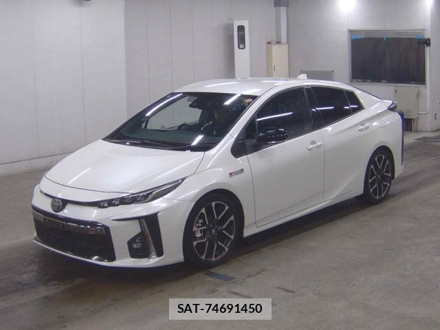 Toyota PRIUS PHV 2017-12 8816028-3