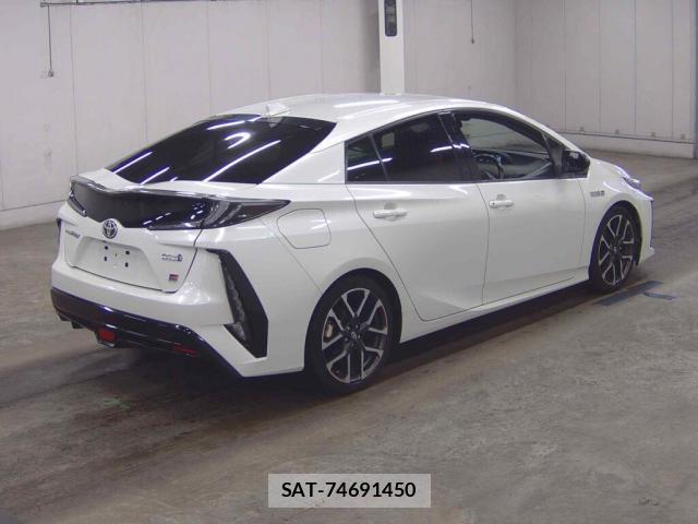 Toyota PRIUS PHV 2017-12 8816028-4