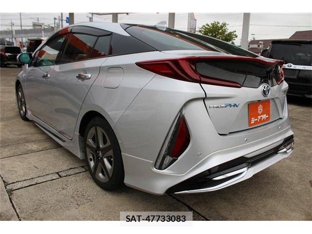 Toyota PRIUS PHV 2022-07 8816955-10