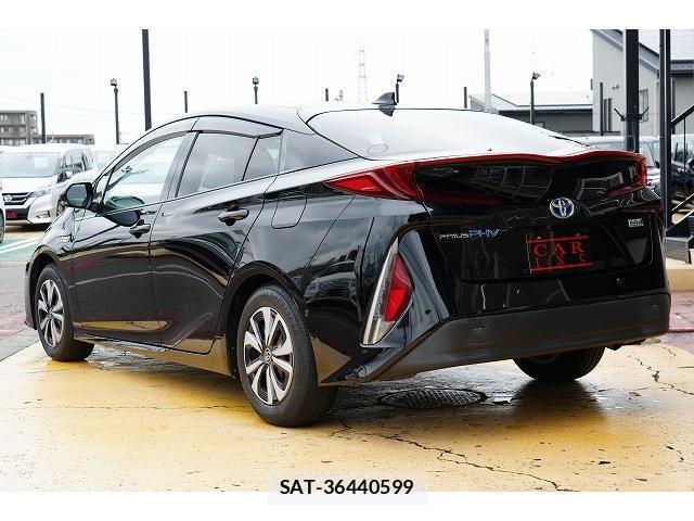 Toyota PRIUS PHV 2017-04 8817287-1