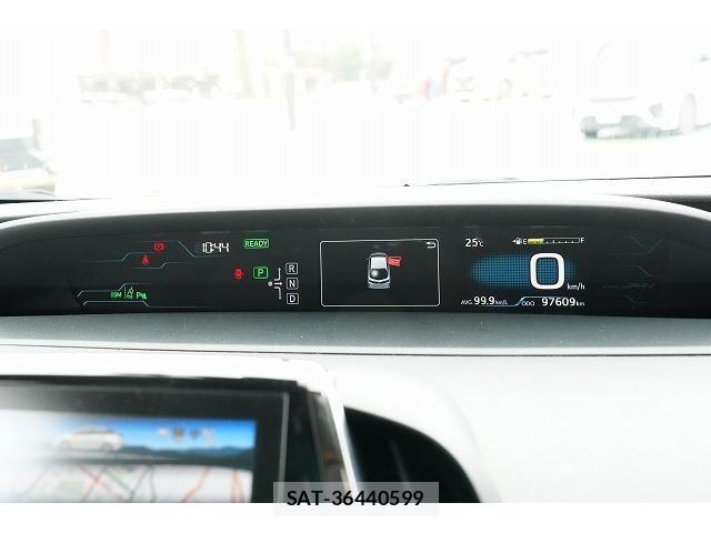 Toyota PRIUS PHV 2017-04 8817287-11