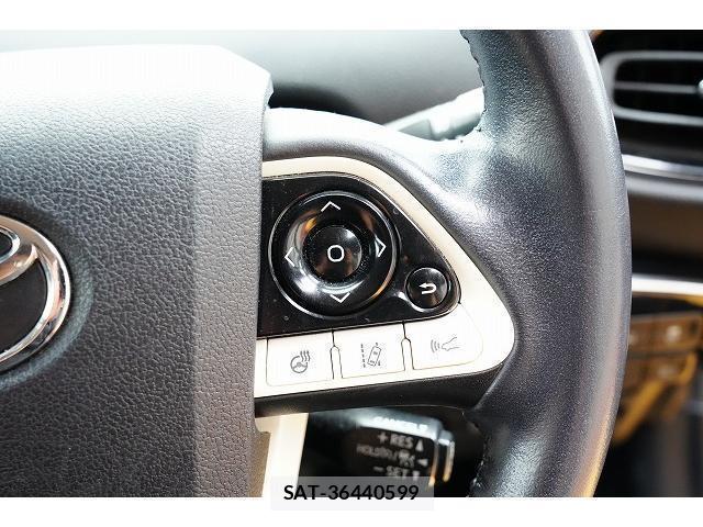 Toyota PRIUS PHV 2017-04 8817287-12