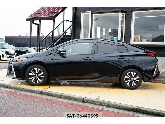 Toyota PRIUS PHV 2017-04 8817287-2