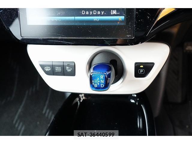 Toyota PRIUS PHV 2017-04 8817287-6