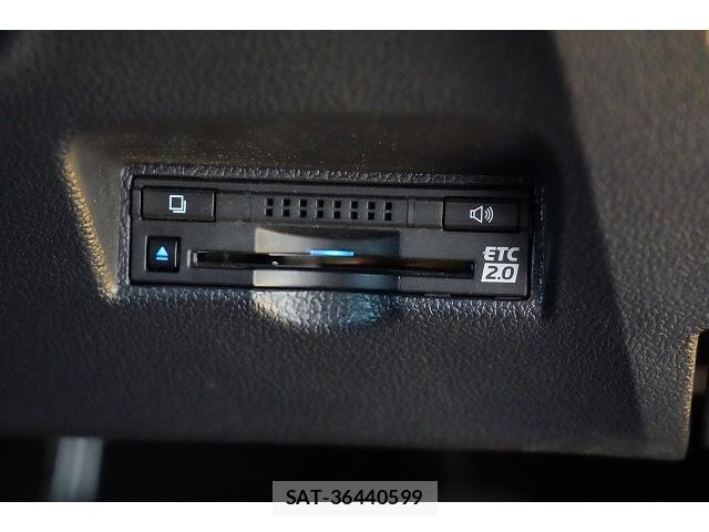 Toyota PRIUS PHV 2017-04 8817287-7