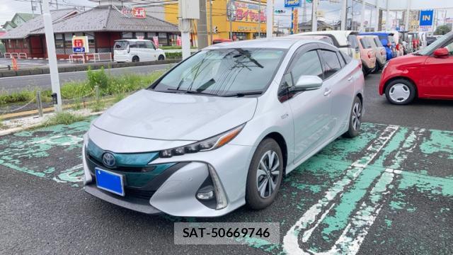 Toyota PRIUS PHV 2017-02 8817459-1