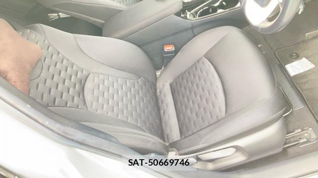 Toyota PRIUS PHV 2017-02 8817459-10