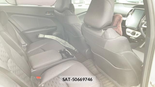 Toyota PRIUS PHV 2017-02 8817459-14