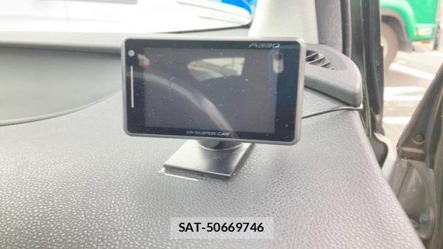Toyota PRIUS PHV 2017-02 8817459-15