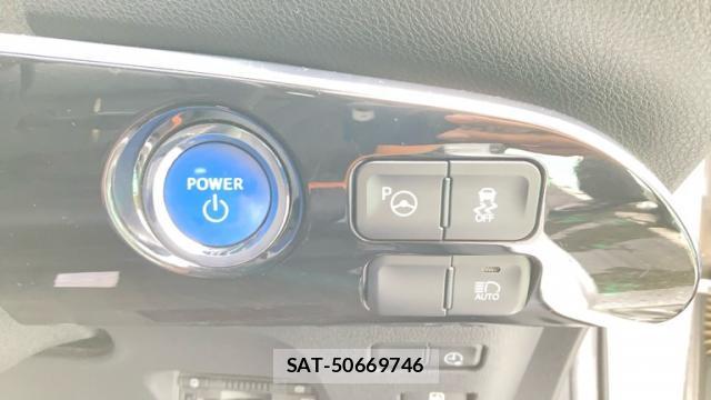 Toyota PRIUS PHV 2017-02 8817459-16