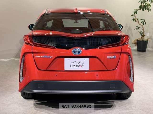 Toyota PRIUS PHV 2021-08 8817537-1