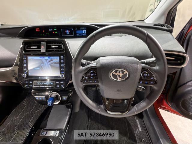 Toyota PRIUS PHV 2021-08 8817537-17