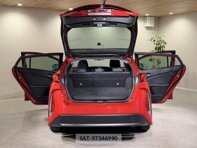 Toyota PRIUS PHV 2021-08 8817537-18