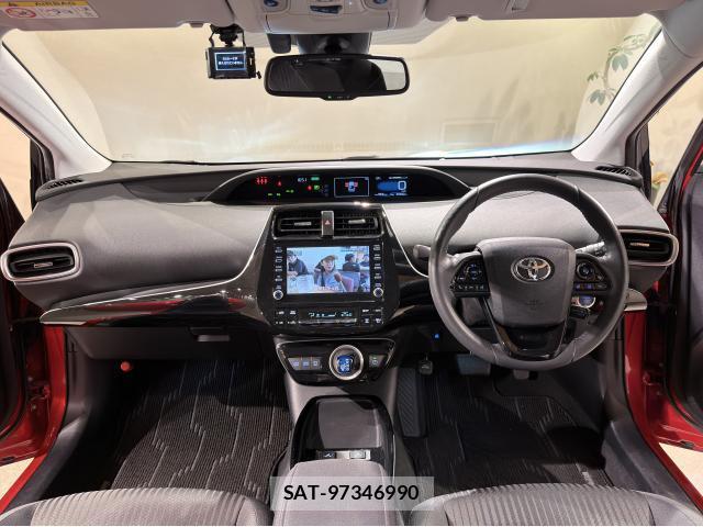 Toyota PRIUS PHV 2021-08 8817537-2