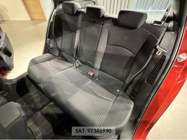 Toyota PRIUS PHV 2021-08 8817537-6