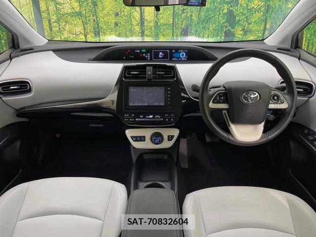 Toyota PRIUS 2016-03 8812124-1