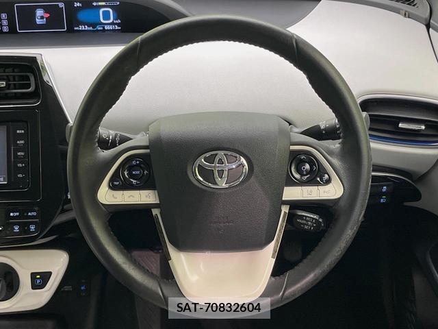Toyota PRIUS 2016-03 8812124-10
