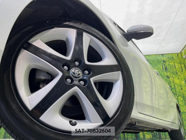 Toyota PRIUS 2016-03 8812124-12