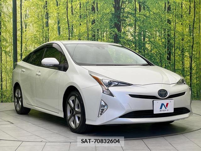 Toyota PRIUS 2016-03 8812124-15