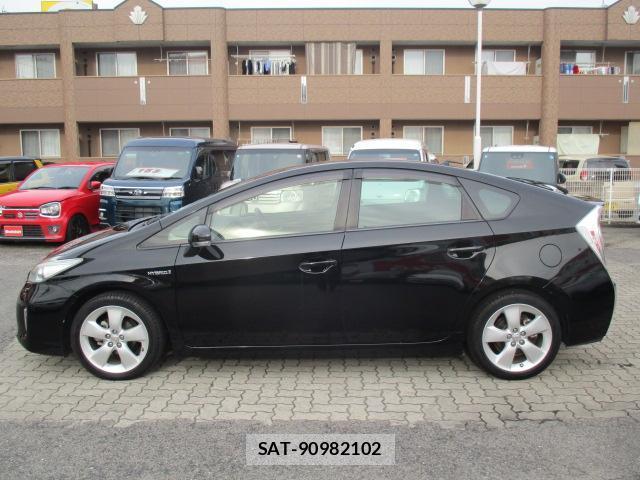 Toyota PRIUS 2014-01 8812129-10
