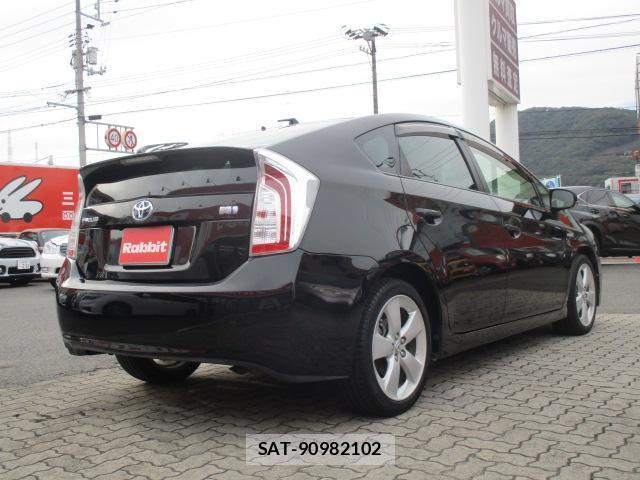 Toyota PRIUS 2014-01 8812129-13
