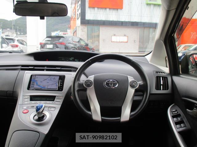 Toyota PRIUS 2014-01 8812129-17