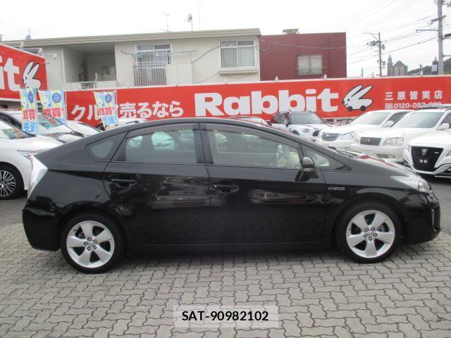 Toyota PRIUS 2014-01 8812129-3