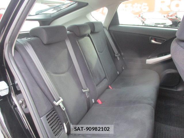 Toyota PRIUS 2014-01 8812129-6