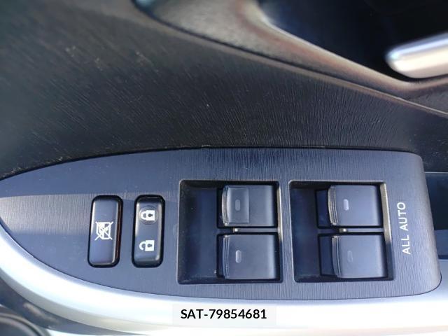 Toyota PRIUS 2015-08 8812187-13