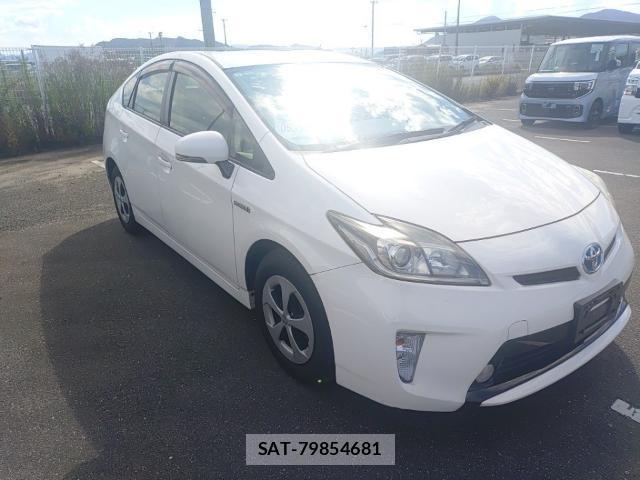 Toyota PRIUS 2015-08 8812187-3