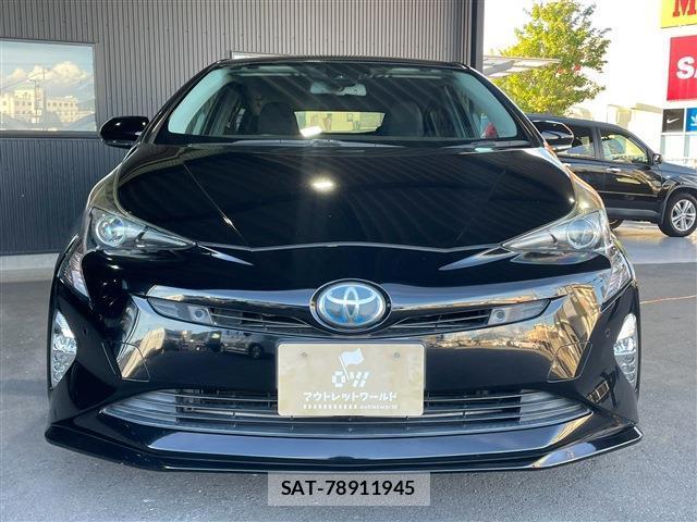 Toyota PRIUS 2018-05 8812284-1