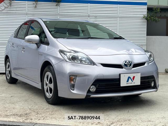 Toyota PRIUS 2014-11 8812323-16