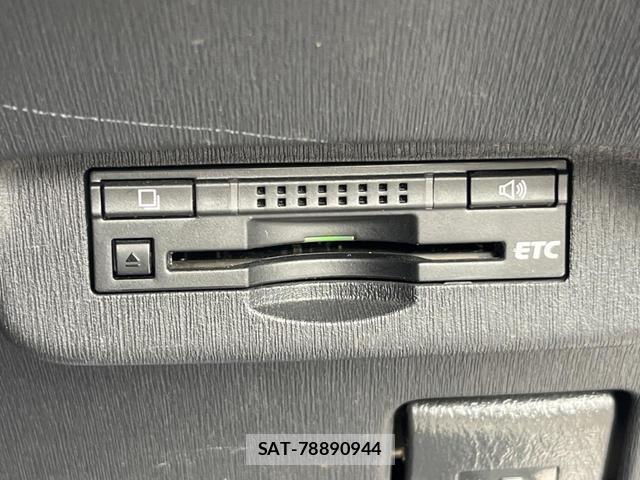 Toyota PRIUS 2014-11 8812323-6