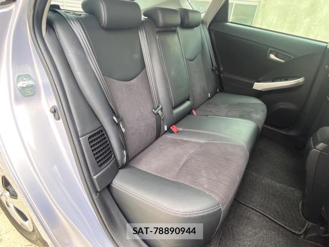 Toyota PRIUS 2014-11 8812323-9