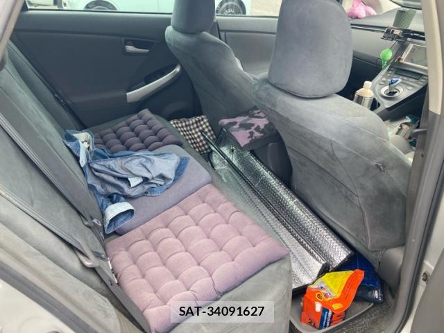 Toyota PRIUS 2010-04 8812346-12