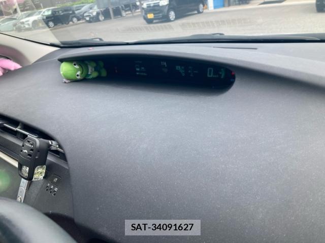 Toyota PRIUS 2010-04 8812346-13