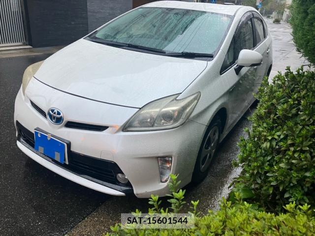 Toyota PRIUS 2012-08 8812349-1