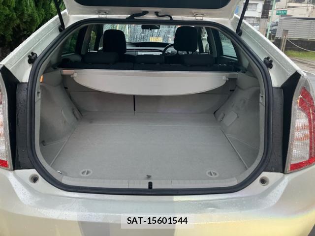 Toyota PRIUS 2012-08 8812349-3