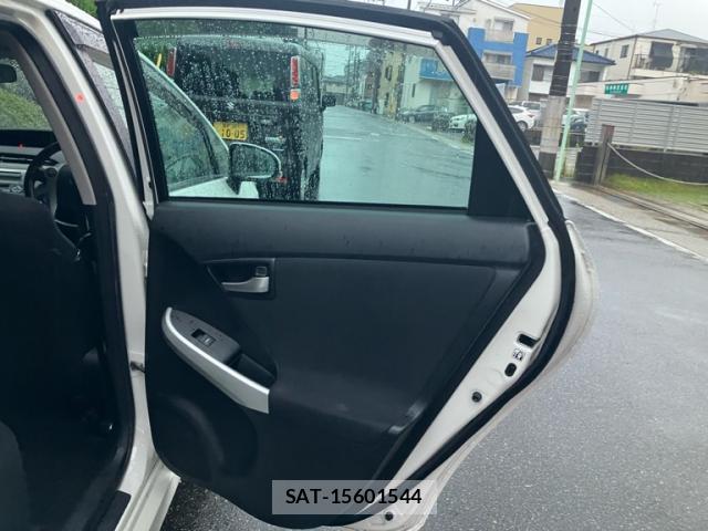 Toyota PRIUS 2012-08 8812349-5