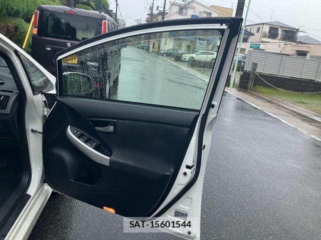 Toyota PRIUS 2012-08 8812349-7