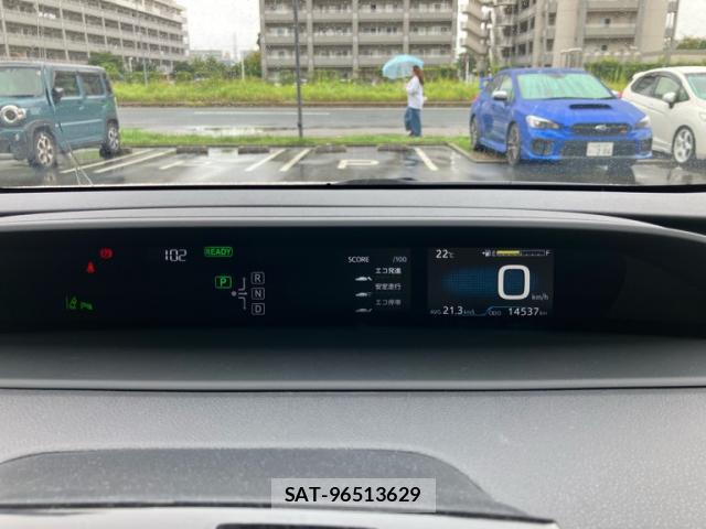 Toyota PRIUS 2018-02 8812424-14